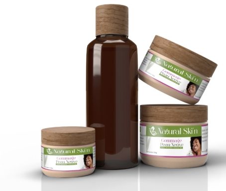 Composition : Savon noir- Huile de coco - Beurre de karité - Acide de fruits - Vitamine C - Huile de palmiste - Miel 